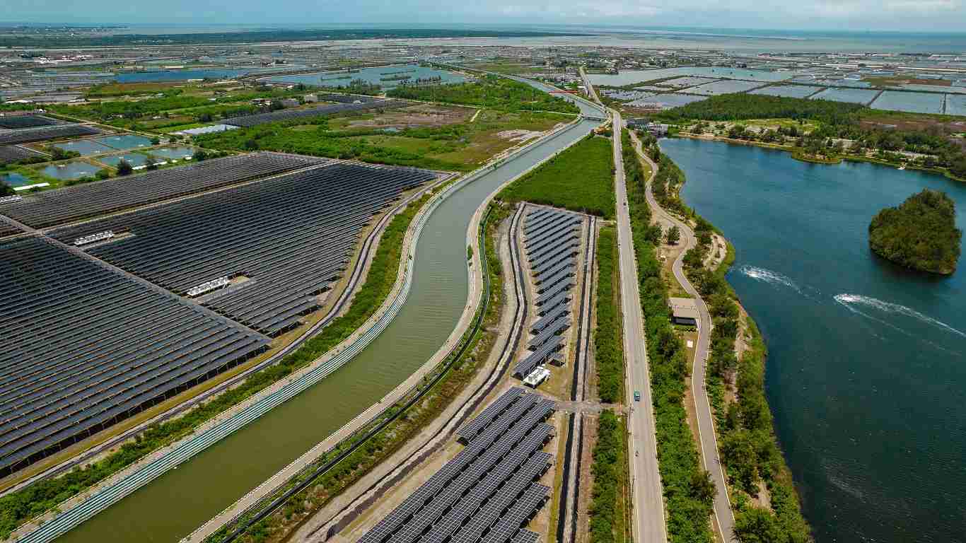 赏金国际能源事业提供智慧能源管理、、、太阳能监控管理、、、全方位电厂建置及运维解决方案，，，，并拥有管理超过6000案场的经验